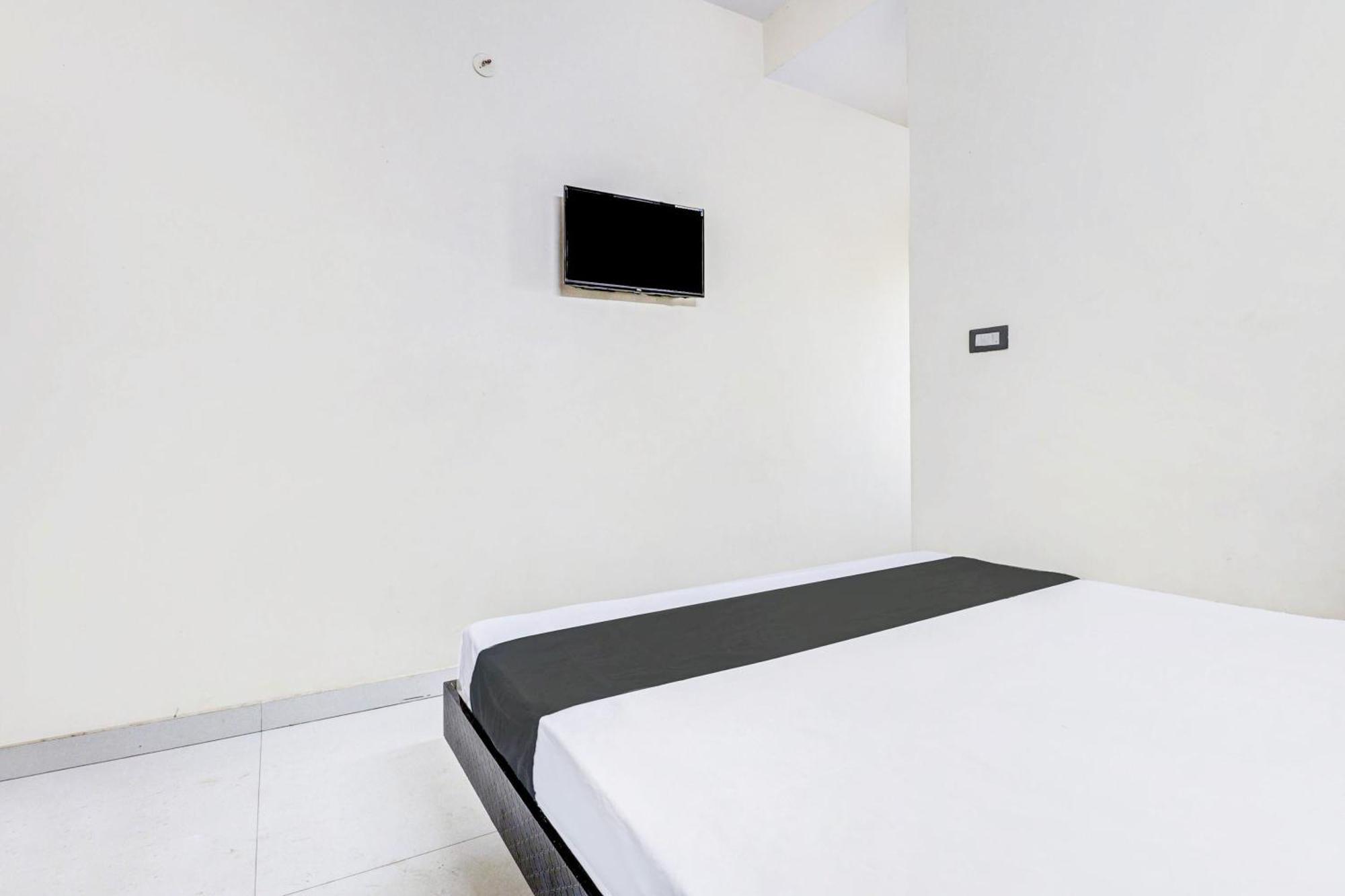 Hotel O Lakshmi Deluxe Lodge Tumkur 外观 照片