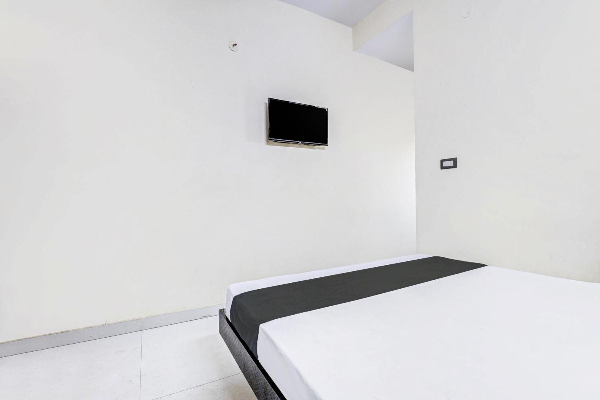 Hotel O Lakshmi Deluxe Lodge Tumkur 外观 照片