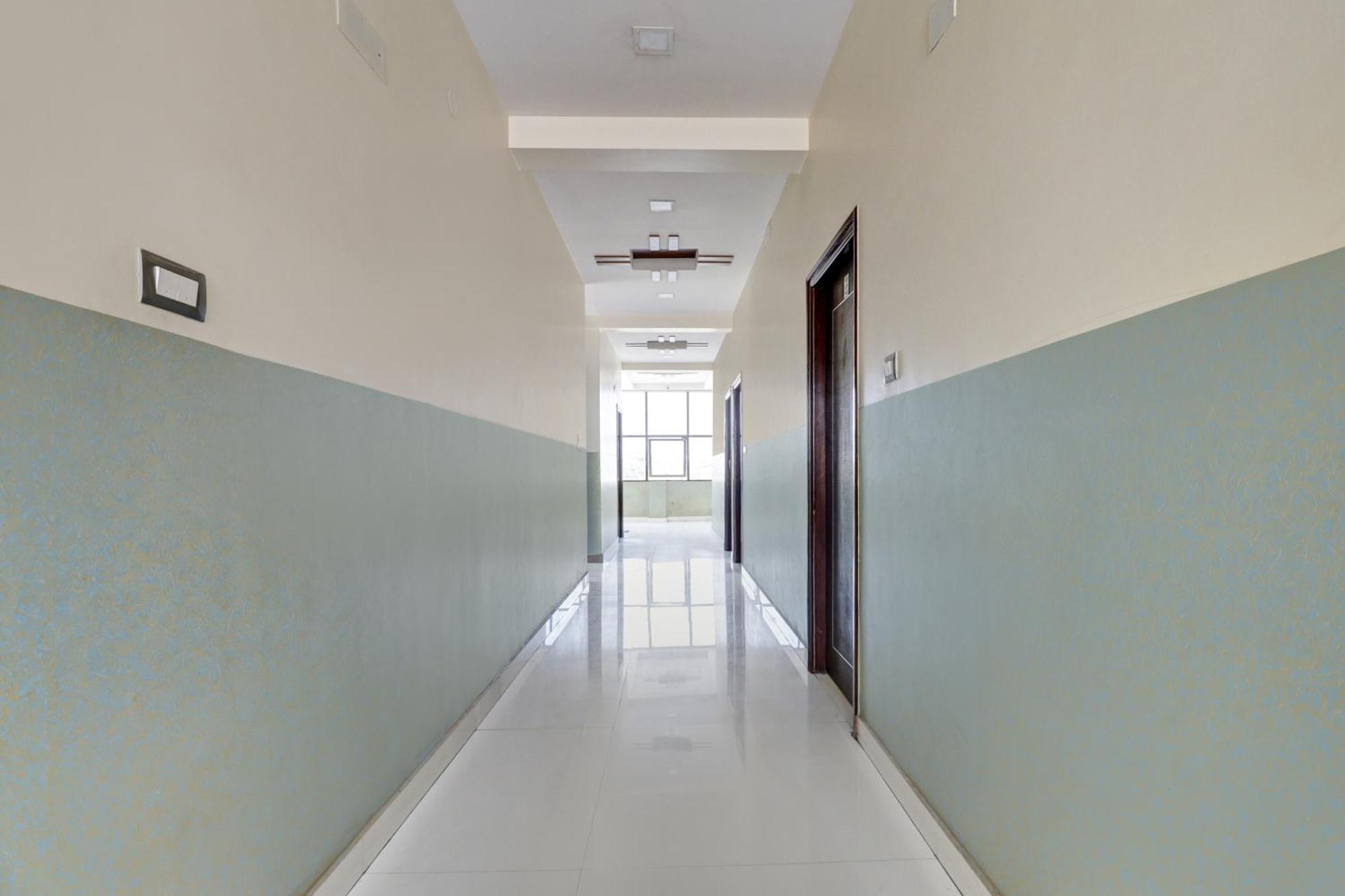 Hotel O Lakshmi Deluxe Lodge Tumkur 外观 照片
