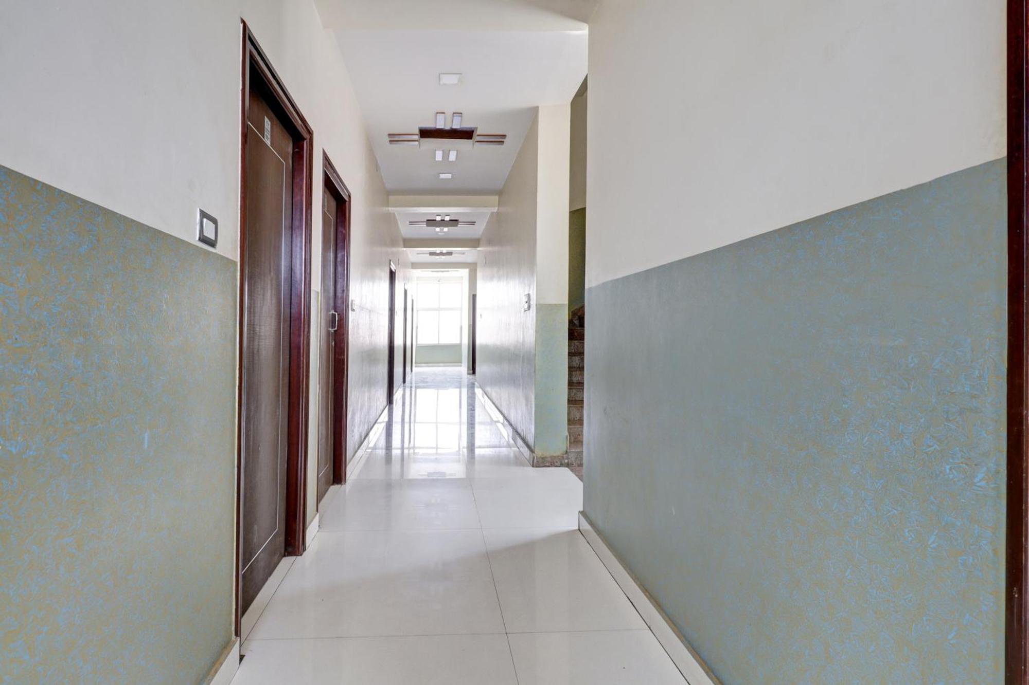 Hotel O Lakshmi Deluxe Lodge Tumkur 外观 照片